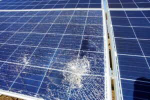 太陽光パネルの正しい廃棄方法と費用を解説！家庭用のポイント